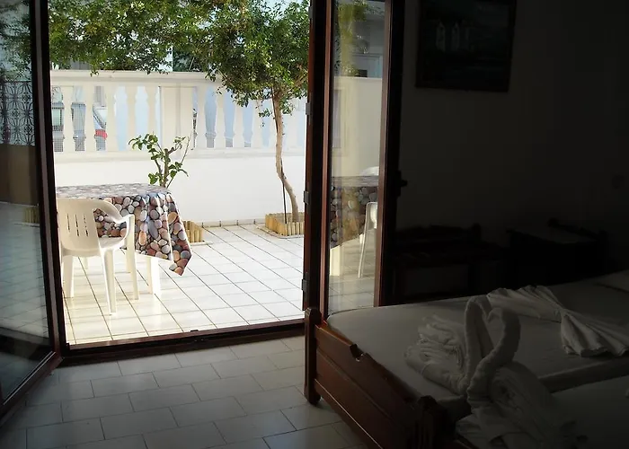 White House Hotel-apart Karpatos